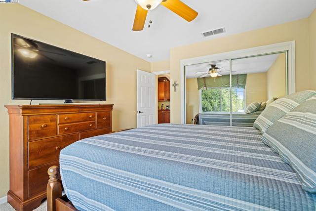 Image 31 of 60 For 1017 Vineyard Dr