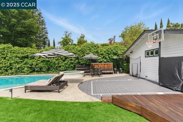314 Draeger Dr, Moraga CA: https://media.crmls.org/mediaz/e0393a8e-e14a-4536-b0d2-c0754eaefc80.jpg