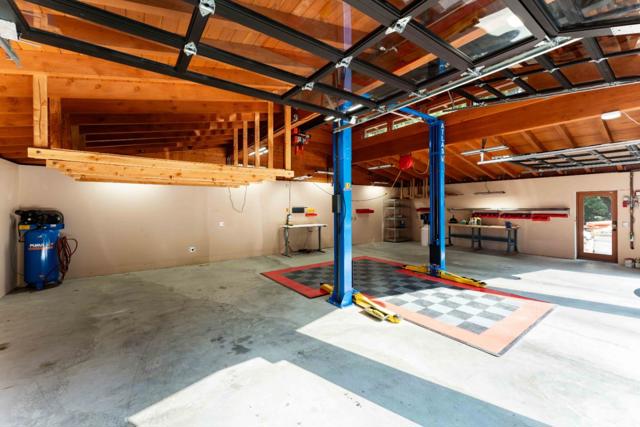 140 Farm Road, Woodside CA: https://media.crmls.org/mediaz/e03b3569-e8f0-4000-9777-277119647966.jpg