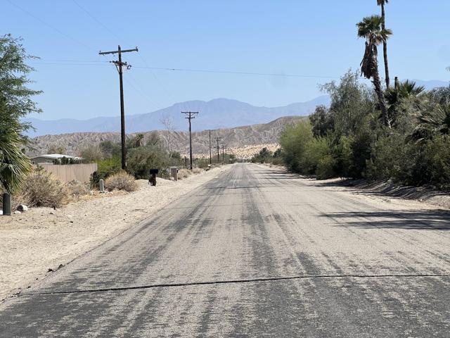 21130 Hot Springs Road, Desert Hot Springs CA: https://media.crmls.org/mediaz/e03ba92f-3efb-4b5c-845a-09c433437225.jpg