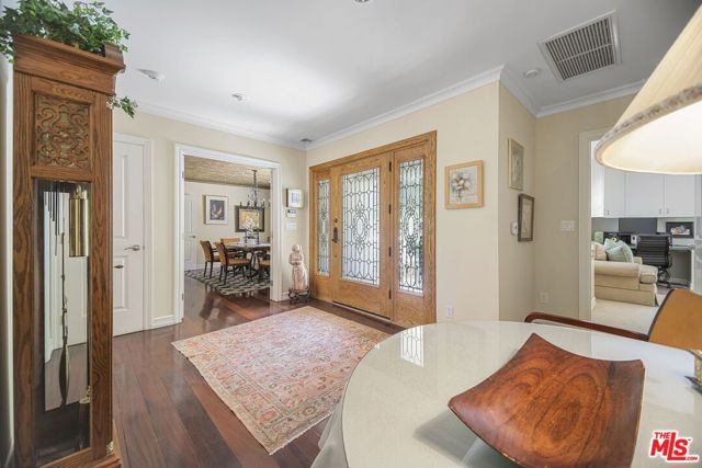 2660 Carman Crest Drive, Los Angeles CA: https://media.crmls.org/mediaz/e03bf140-eb15-4ec8-89bc-ad2ba4f8ced0.jpg