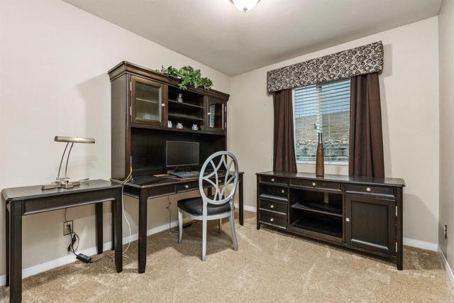 220 Journeys End, Vista CA: https://media.crmls.org/mediaz/e03cdc2d-06f8-471d-8b11-daf894380f9e.jpg