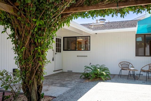 631 Park Way, Santa Cruz CA: https://media.crmls.org/mediaz/e03cf458-c7e0-4760-8f0a-5db589d688fb.jpg