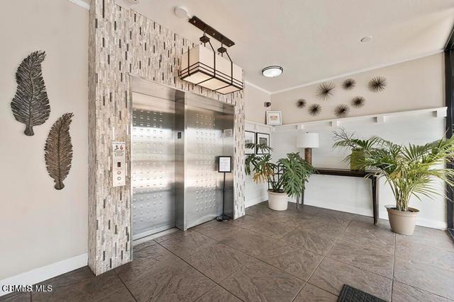 2901 Peninsula Road, Oxnard CA: https://media.crmls.org/mediaz/e03d7a27-0c9a-4886-90e8-42c9296b006a.jpg