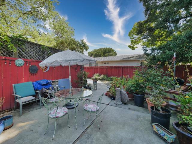 1105 Sanchez Way, Redwood City CA: https://media.crmls.org/mediaz/e03e7bf7-0a42-4f69-92a9-2683e351a9ac.jpg