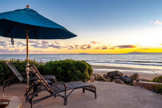 2956 Solimar Beach Drive Drive, Ventura CA: https://media.crmls.org/mediaz/e03f62cc-bfad-48ff-a69c-d59205ebfb32.jpg