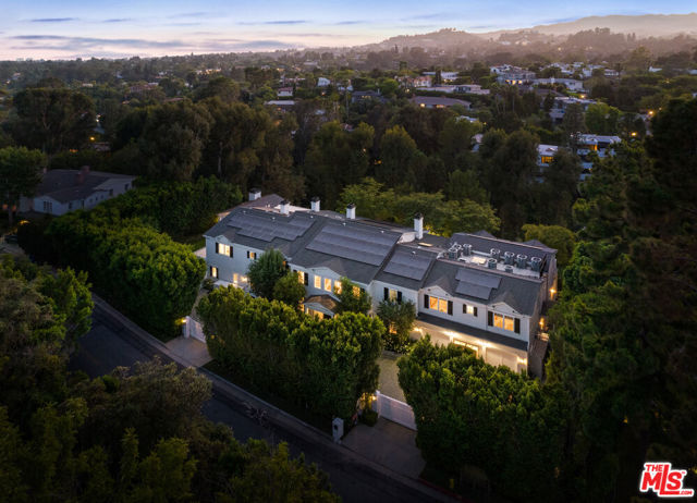 491 N Tigertail Road, Los Angeles CA: https://media.crmls.org/mediaz/e03f7ae9-730c-475a-8ff6-ad2128554053.jpg