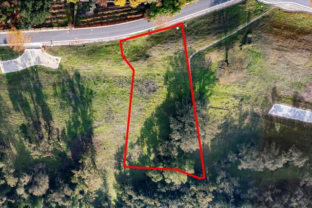 2874 Berwick Avenue, Gilroy CA: https://media.crmls.org/mediaz/e03ff856-4fd1-4ecb-a5ac-40584fc787f2.jpg