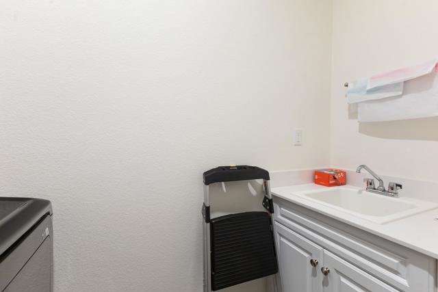 25709 Buckeye Meadow Lane, Homeland CA: https://media.crmls.org/mediaz/e04033b8-fa71-4fb8-8071-e22c05ad79d3.jpg