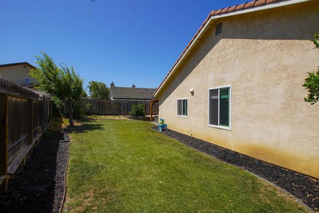 2171 Spruce Drive, Hollister CA: https://media.crmls.org/mediaz/e0404c30-c7cf-473d-a7f6-0924e53f34bc.jpg