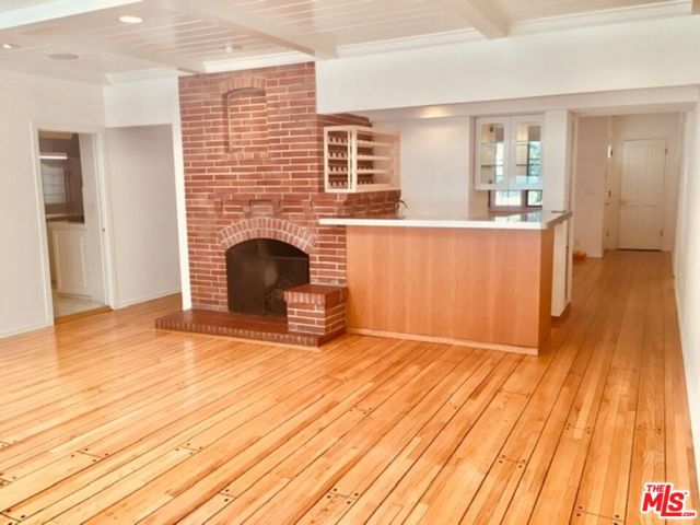 4031 Hollyline Avenue, Sherman Oaks CA: https://media.crmls.org/mediaz/e04110f5-b0e2-4330-a84d-1f3fef8101ae.jpg
