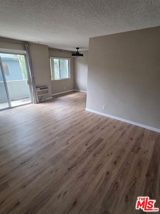 1237 Amherst Avenue #6