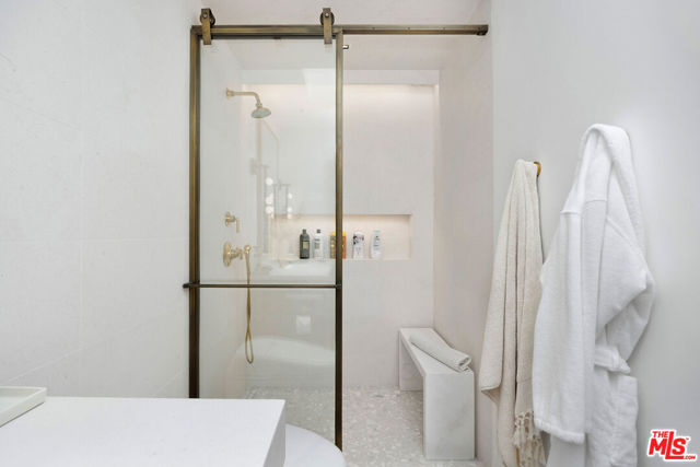 24818 Malibu Road, Malibu CA: https://media.crmls.org/mediaz/e041ebb2-2f7a-4269-beb2-c68bda3f2964.jpg