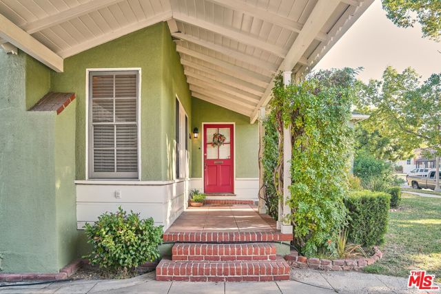 1211 Norton Avenue photo 2