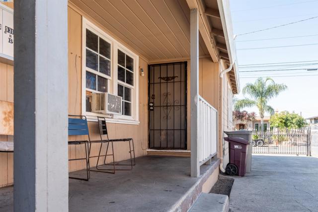Image 4 of 45 For 9318 Olive St