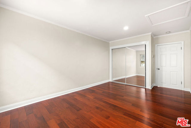 427 W Manchester Avenue, Playa del Rey CA: https://media.crmls.org/mediaz/e042a695-64be-4be6-ba68-5c26704707d2.jpg
