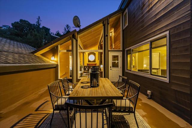 19233 Mountain Way, Los Gatos CA: https://media.crmls.org/mediaz/e042b2ef-ed6d-4bc7-aac5-fd4a1478b1e4.jpg