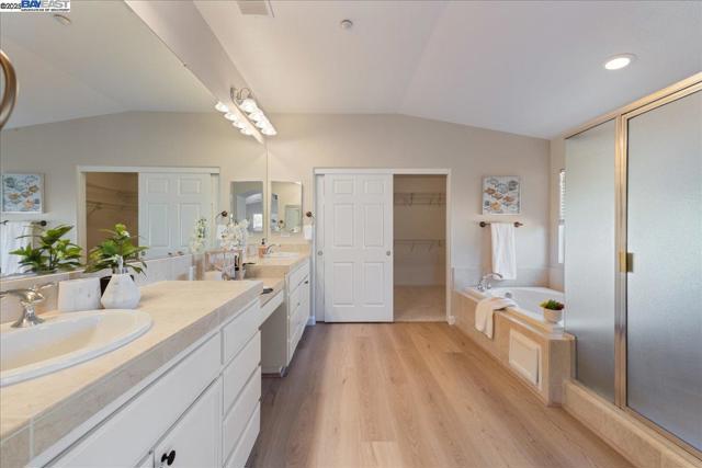 5200 N Forestdale Cir, Dublin CA: https://media.crmls.org/mediaz/e042c2a2-9e8c-40a7-9523-d5e9f2bbc128.jpg