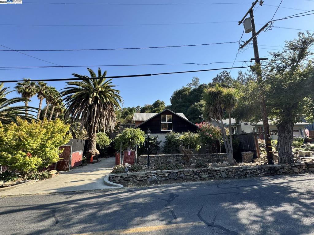 131 Canyon Lake Dr