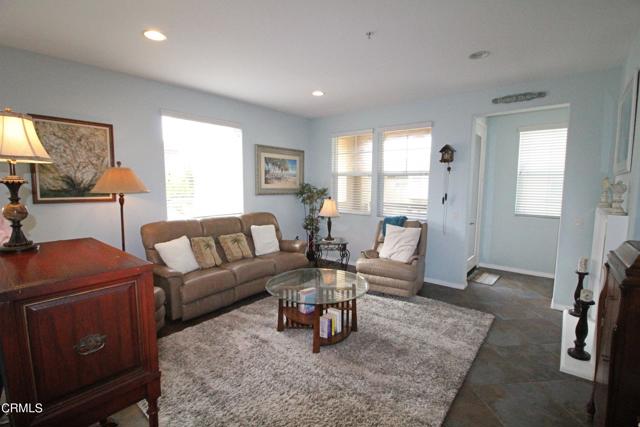 Detail Gallery Image 2 of 29 For 1428 Windshore Way, Oxnard,  CA 93035 - 2 Beds | 2/1 Baths