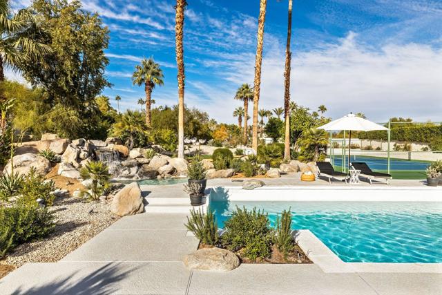 594 W Stevens Road, Palm Springs CA: https://media.crmls.org/mediaz/e0440ff5-f22c-4c1d-917a-b64a3a84e1b9.jpg