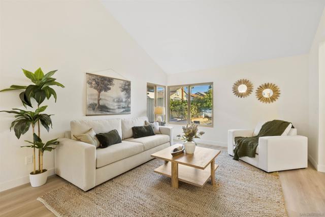 9720 Graceland Way,  CA: https://media.crmls.org/mediaz/e0458f16-113b-41e2-802c-f1504919d45d.jpg