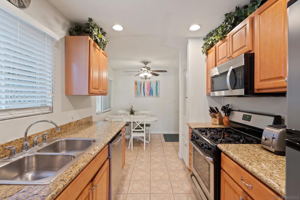 647 Loring - photo 9