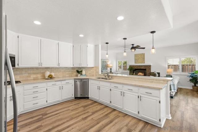 2084 Roberts Pl, Escondido CA: https://media.crmls.org/mediaz/e0466691-7db8-4e13-84a3-4def7b345068.jpg