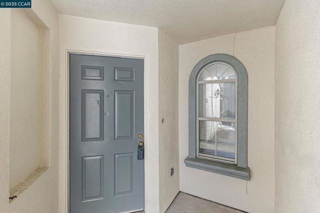 32 Shoal Dr, Vallejo CA: https://media.crmls.org/mediaz/e046c8b0-541a-4d0d-9997-be146f953163.jpg