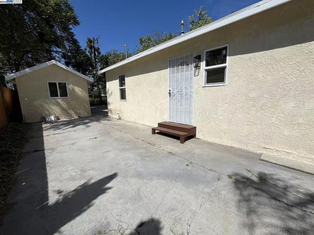 2441 John St, Stockton CA: https://media.crmls.org/mediaz/e0479d6d-21b3-4661-b86b-37ca769e871a.jpg
