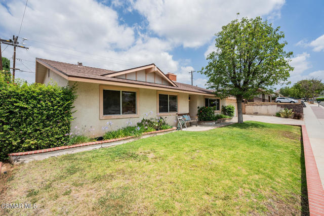 3317 Dalhart Avenue, Simi Valley CA: https://media.crmls.org/mediaz/e04844af-f0c9-4e8f-ada9-6c227a363d1c.jpg