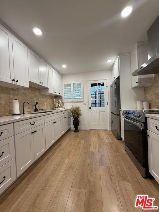 10234 Oklahoma Avenue, Chatsworth CA: https://media.crmls.org/mediaz/e049a17c-d327-4e22-9216-fd615c597d36.jpg