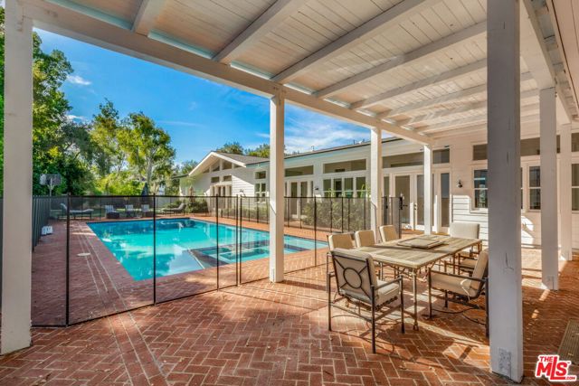 9669 Oak Pass Road, Beverly Hills CA: https://media.crmls.org/mediaz/e049c57a-b097-4d59-bc9c-c51a9a1963d3.jpg