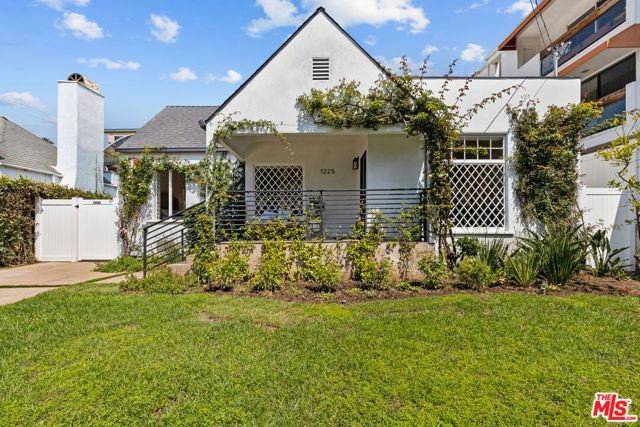 1225 California Avenue, Santa Monica CA: https://media.crmls.org/mediaz/e04a1b4c-2211-4e82-af84-6113b4fa0a7a.jpg