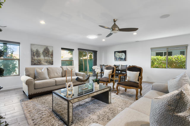 52540 Avenida Juarez, La Quinta CA: https://media.crmls.org/mediaz/e04a22ab-7b22-4b1a-b52e-5e6e0cb1edb0.jpg