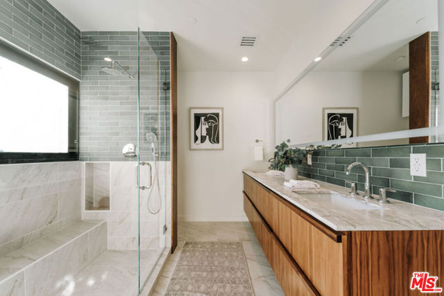 3440 Cattaraugus Avenue, Culver City CA: https://media.crmls.org/mediaz/e04a49a0-dadb-445d-abd9-fe5f6d41901a.jpg