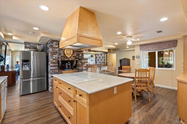 Detail Gallery Image 34 of 60 For 945 El Paseo, Vista,  CA 92084 - 4 Beds | 3 Baths