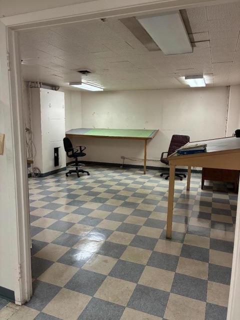 320 Victory Ave, South San Francisco CA: https://media.crmls.org/mediaz/e04bdba6-dbbd-4b2a-a8c3-1edd66b59105.jpg