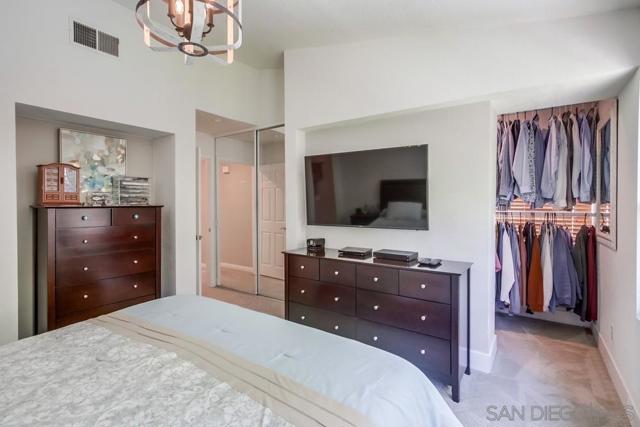 11840 SPRINGSIDE ROAD, San Diego CA: https://media.crmls.org/mediaz/e04c6074-76fa-4eeb-969a-803eeff19754.jpg