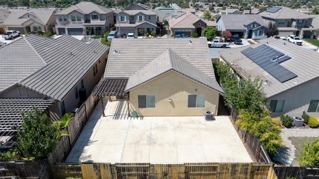 1549 Foxtail Court, Hollister CA: https://media.crmls.org/mediaz/e04ca081-e7ef-4b31-a59d-4b88f9567f77.jpg