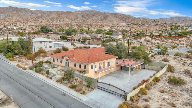 12622 Miracle Hill Road, Desert Hot Springs CA: https://media.crmls.org/mediaz/e04ccf4f-519f-4f2f-879a-e30573709472.jpg