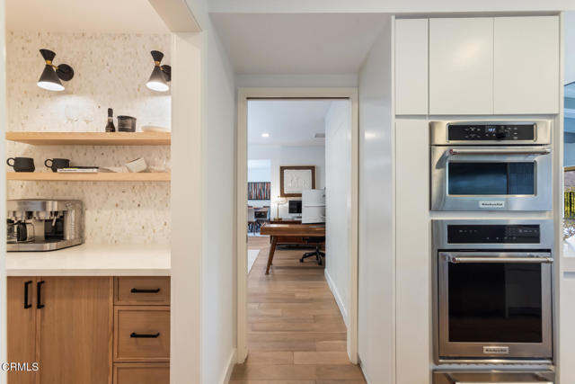 3608 Hampstead Road, La Canada Flintridge CA: https://media.crmls.org/mediaz/e04cf145-a3e9-4008-a9dd-ede3d039767b.jpg