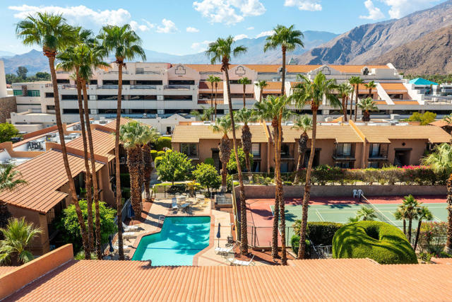 291 E Mel Avenue, Palm Springs CA: https://media.crmls.org/mediaz/e04d08f4-a0b7-420a-bd3b-30b3cb0ed4aa.jpg