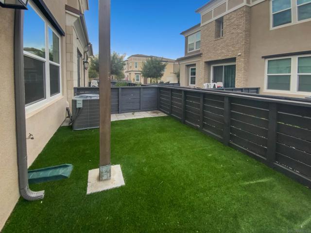 1206 Sunrise Vw, San Marcos CA: https://media.crmls.org/mediaz/e04d1acd-696e-41a0-af5c-8d370878d7ed.jpg