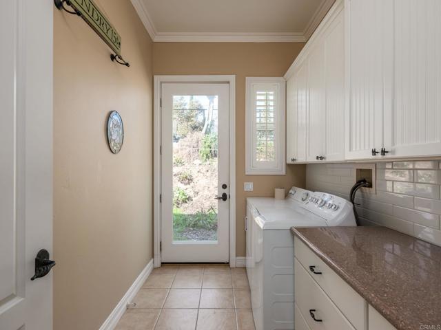 30419 Canyon Estates Road, Vista CA: https://media.crmls.org/mediaz/e04d4a00-7941-410a-acd1-541fd9263b5a.jpg