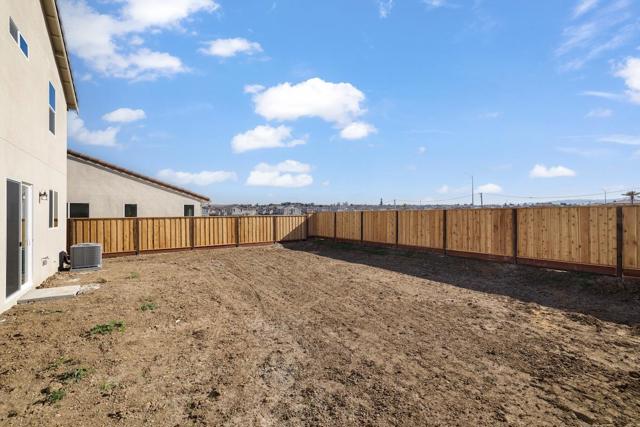 1861 Hydrangea Drive, Hollister CA: https://media.crmls.org/mediaz/e04d75a6-5bea-475d-9886-f3c082abfcf2.jpg