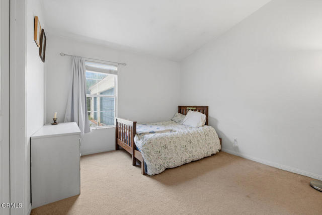 1251 Via Latina Drive, Camarillo CA: https://media.crmls.org/mediaz/e04d870f-46fc-41d3-a393-7dd811c3d59e.jpg