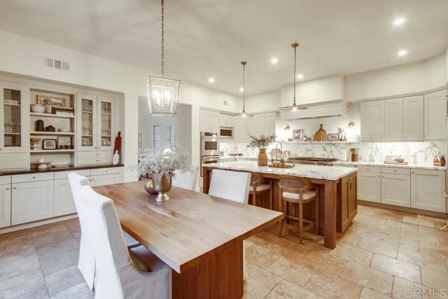 8308 Top O The Morning Way, San Diego CA: https://media.crmls.org/mediaz/e04d8e3a-1611-4c32-8ce0-bee2e6a97976.jpg