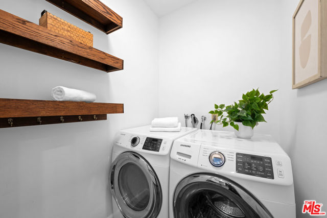 11928 Kiowa Avenue, Los Angeles CA: https://media.crmls.org/mediaz/e04f1772-a835-40b1-a502-4f86f9f4a56a.jpg