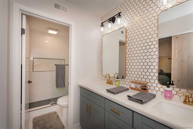 1426 Westwood Pl., Oceanside CA: https://media.crmls.org/mediaz/e04fac23-6539-4064-98d5-042bfed3f782.jpg